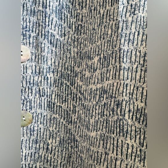 Chico's Vintage 100% Linen Long Sleeve Button Front Shirt - Picture 3 of 8